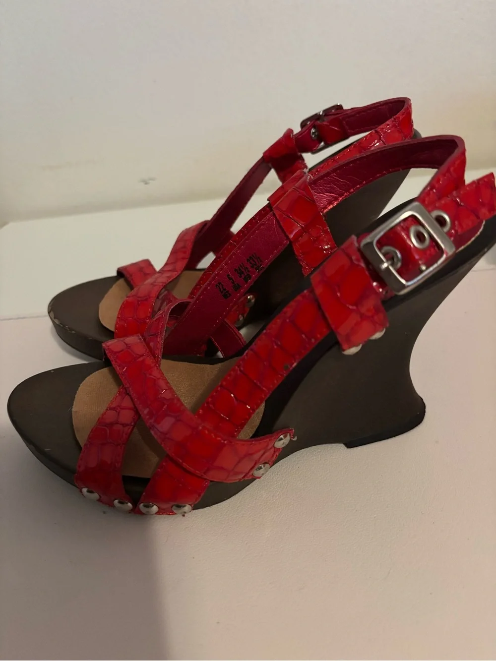 ANDREA FENZI Red Patent Crisscross Heeled Sandals